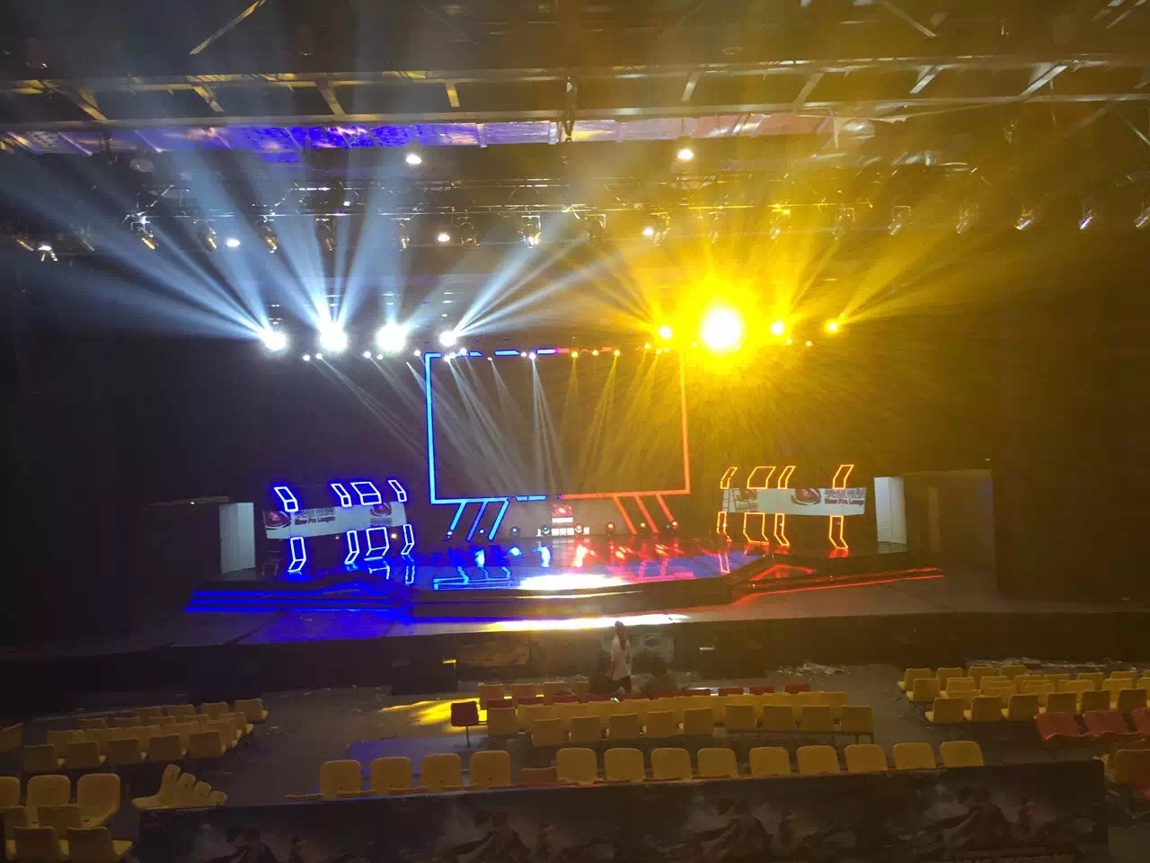 年會活動公司如何發(fā)揮更大的作用與活力