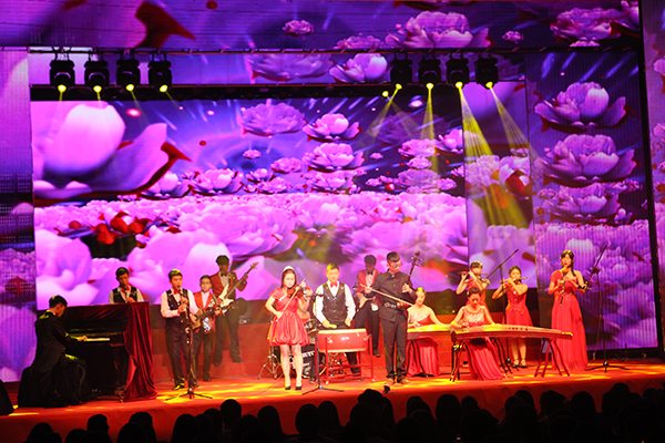 如何通過演藝活動推動人文發(fā)展